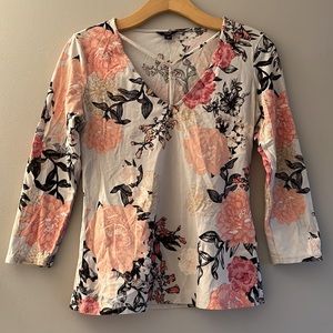 GUESS 3/4 Sleeve Floral top